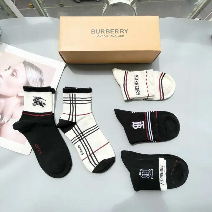 スーパーコピー バーバリー ス 靴下