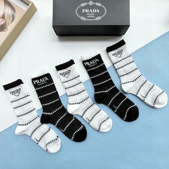 スーパーコピー プラダ 靴下