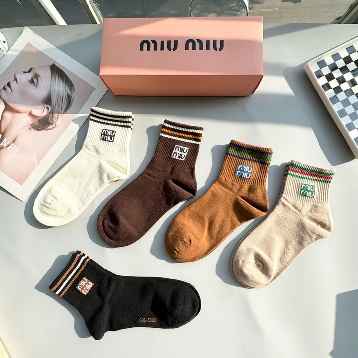 スーパーコピー ミュウミュウ 靴下
