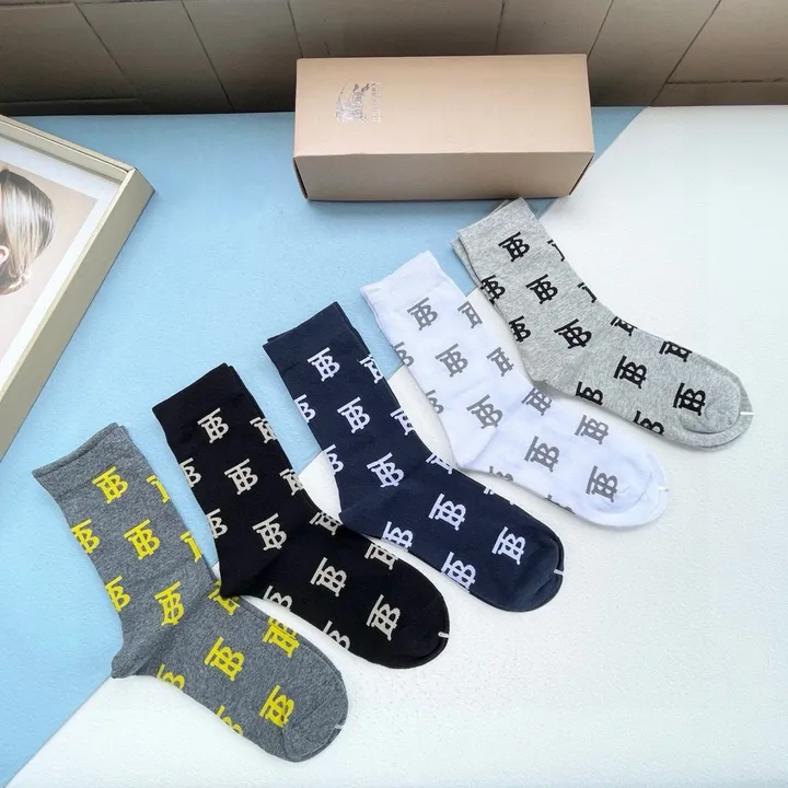 スーパーコピー バーバリー ス 靴下