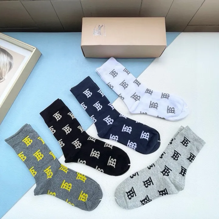 スーパーコピー バーバリー ス 靴下