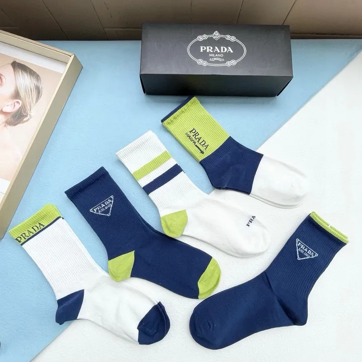 スーパーコピー プラダ 靴下