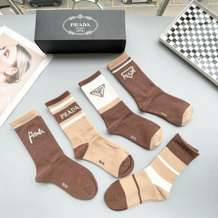 スーパーコピー プラダ 靴下