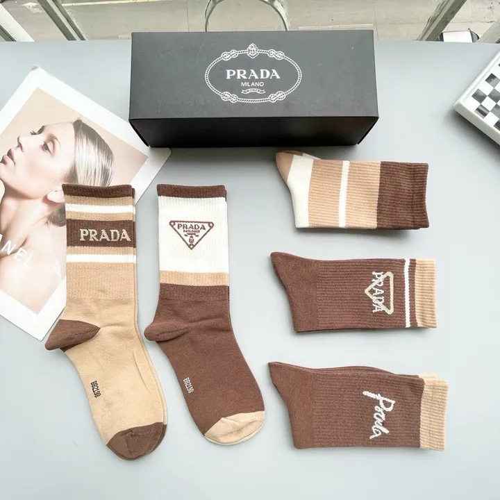 スーパーコピー プラダ 靴下
