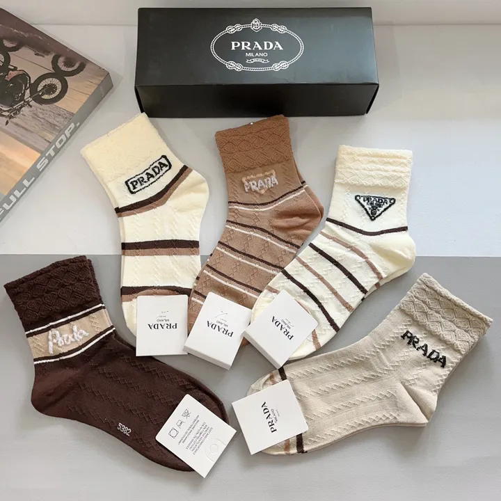 スーパーコピー プラダ 靴下