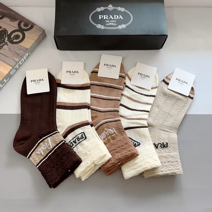 スーパーコピー プラダ 靴下