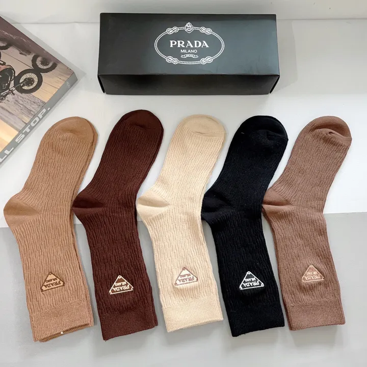スーパーコピー プラダ 靴下