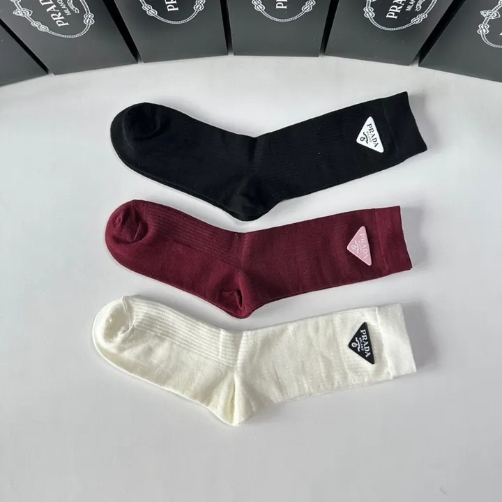 スーパーコピー プラダ 靴下