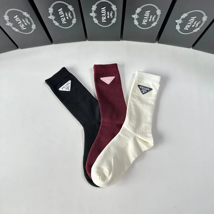 スーパーコピー プラダ 靴下