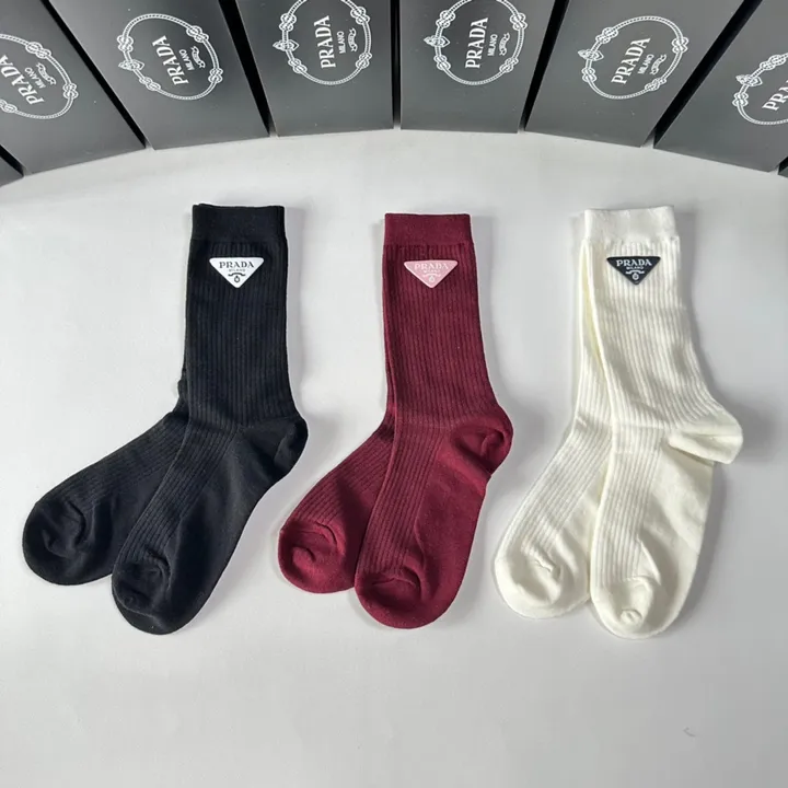 スーパーコピー プラダ 靴下