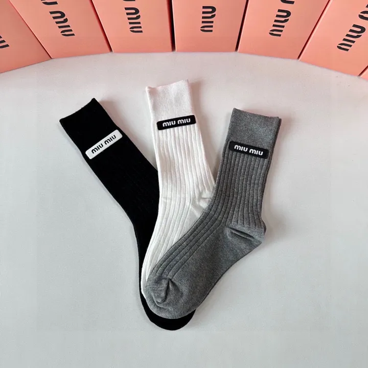 スーパーコピー ミュウミュウ 靴下