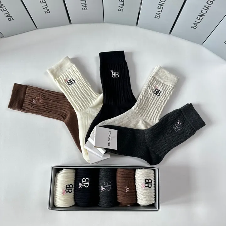 スーパーコピー バレンシアガ 靴下