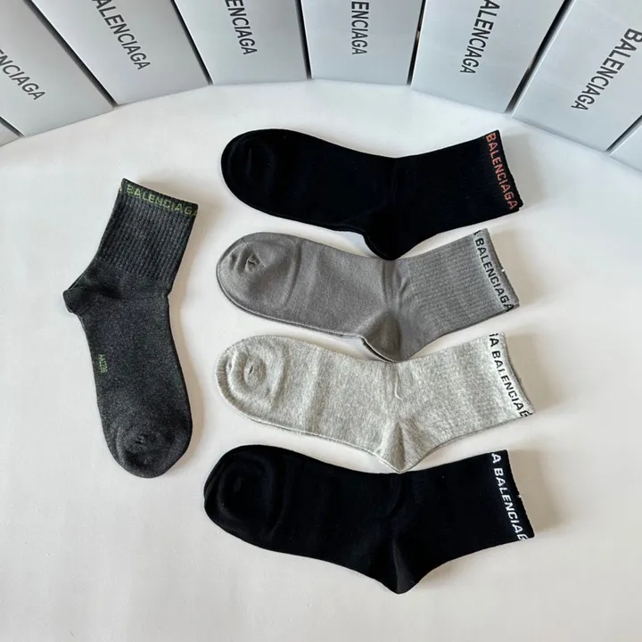 スーパーコピー バレンシアガ 靴下