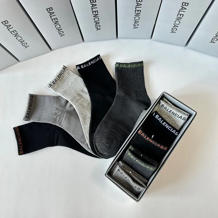 スーパーコピー バレンシアガ 靴下