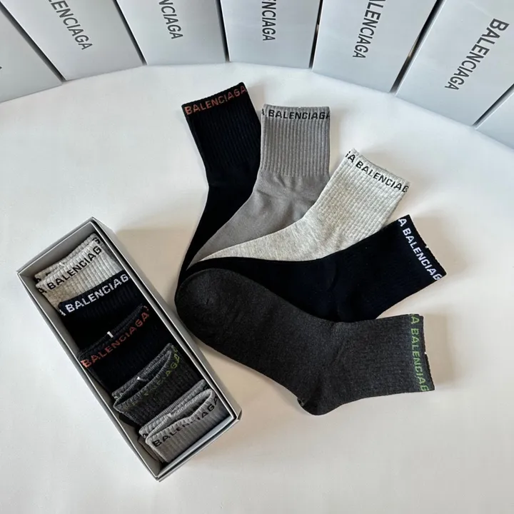 スーパーコピー バレンシアガ 靴下