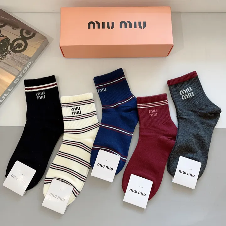 スーパーコピー ミュウミュウ 靴下