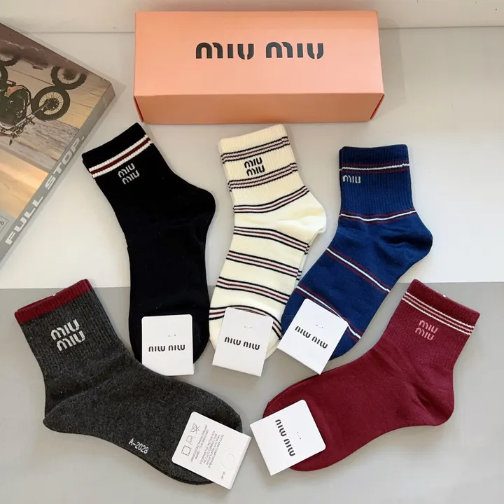 スーパーコピー ミュウミュウ 靴下