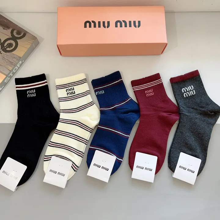 スーパーコピー ミュウミュウ 靴下