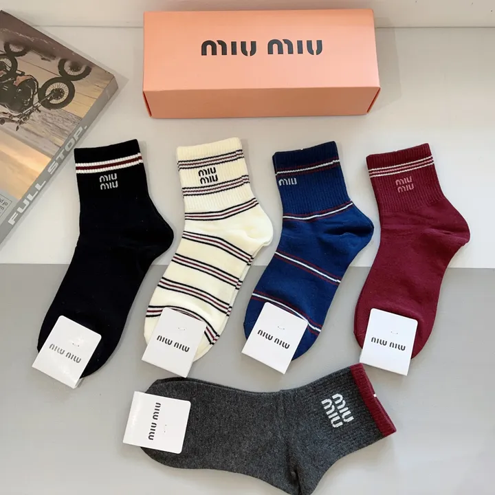 スーパーコピー ミュウミュウ 靴下