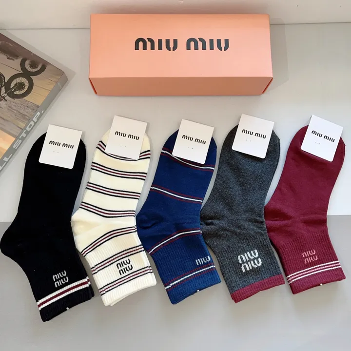 スーパーコピー ミュウミュウ 靴下
