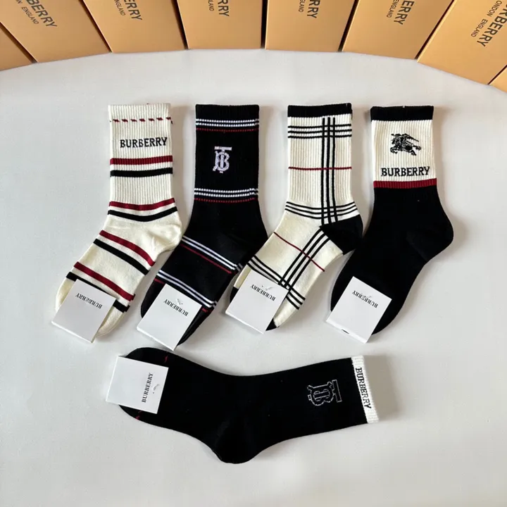 スーパーコピー プラダ 靴下