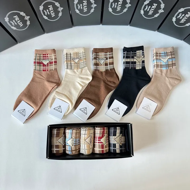 スーパーコピー プラダ 靴下