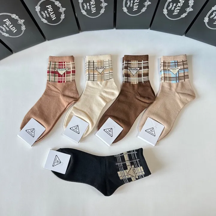 スーパーコピー プラダ 靴下