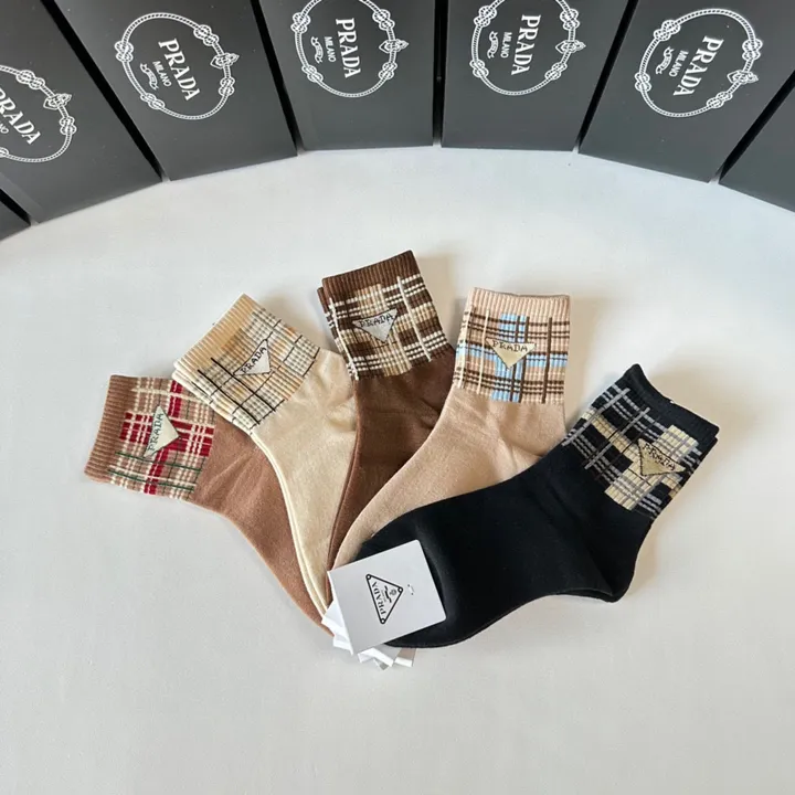 スーパーコピー プラダ 靴下