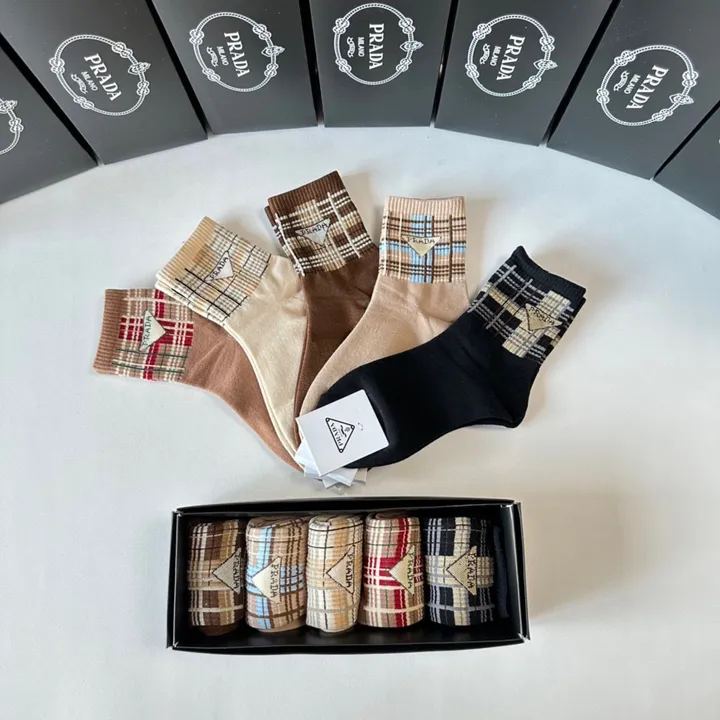 スーパーコピー プラダ 靴下