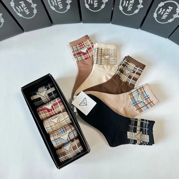 スーパーコピー プラダ 靴下