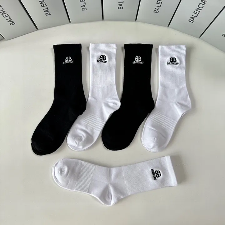 スーパーコピー バレンシアガ 靴下