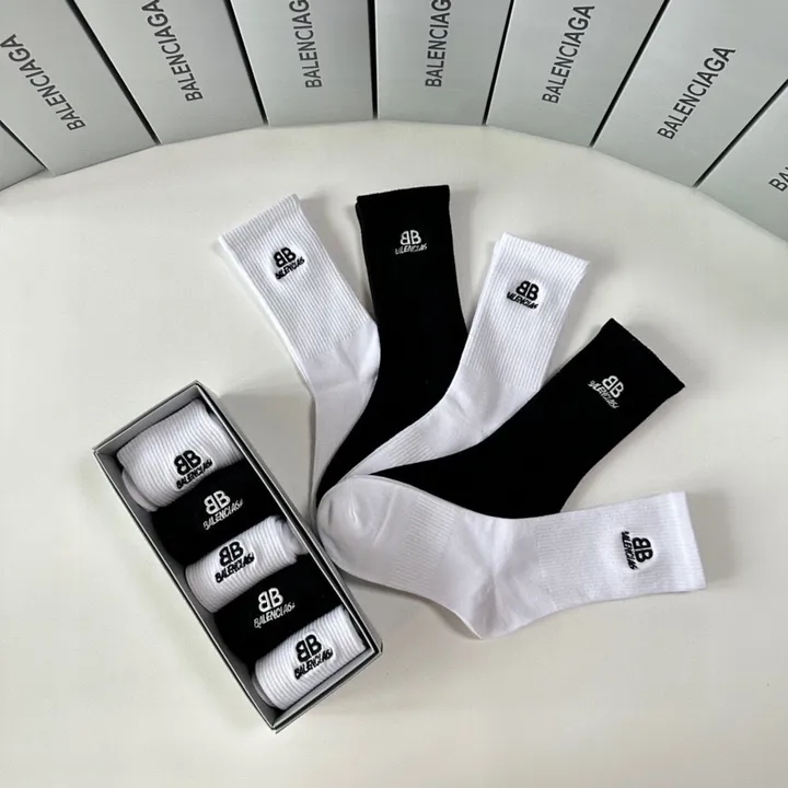スーパーコピー バレンシアガ 靴下