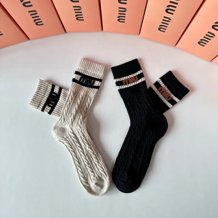 スーパーコピー ミュウミュウ 靴下