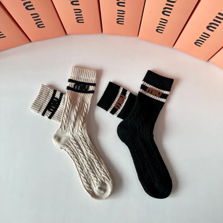 スーパーコピー ミュウミュウ 靴下