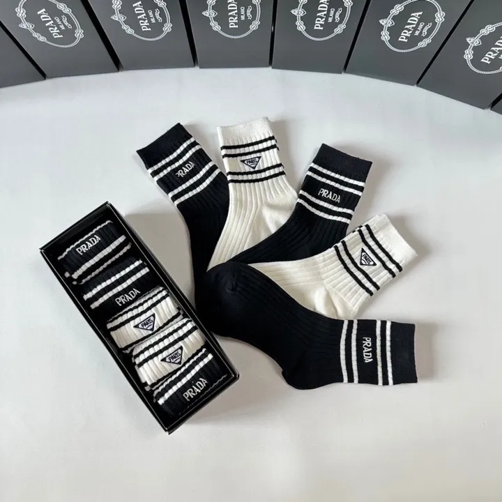 スーパーコピー プラダ 靴下