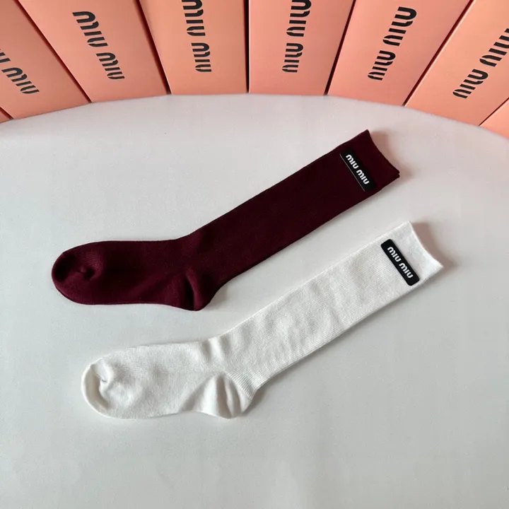 スーパーコピー ミュウミュウ 靴下