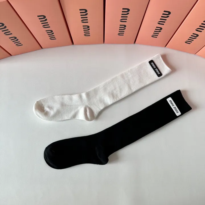 スーパーコピー ミュウミュウ 靴下