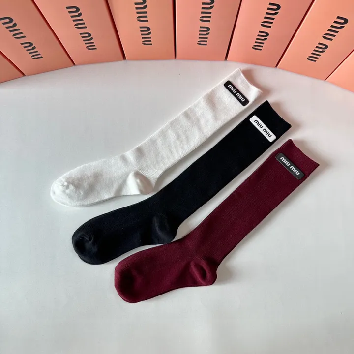 スーパーコピー ミュウミュウ 靴下