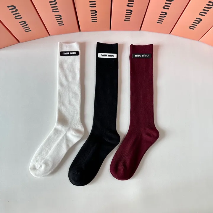 スーパーコピー ミュウミュウ 靴下
