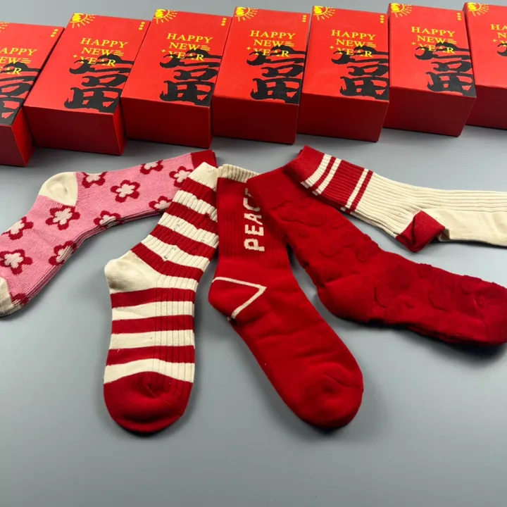 スーパーコピー プラダ 靴下