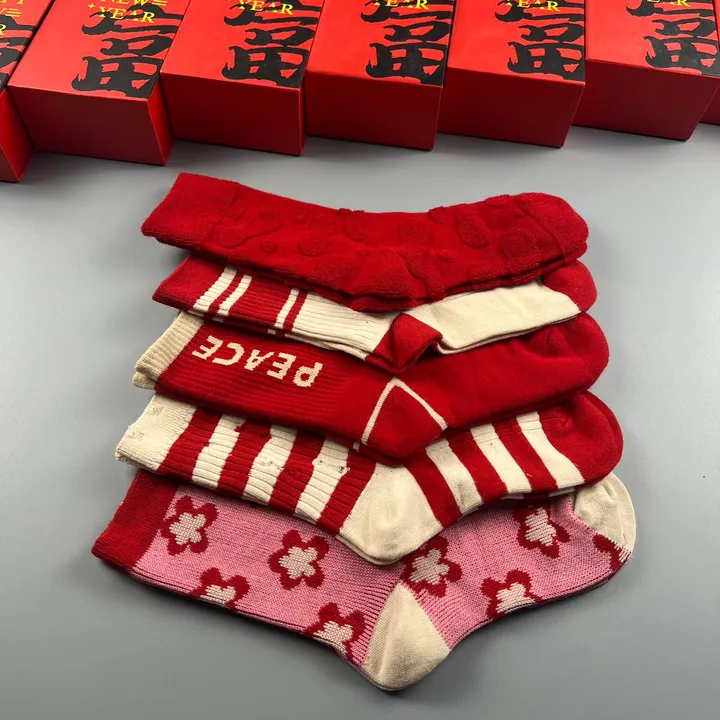 スーパーコピー プラダ 靴下