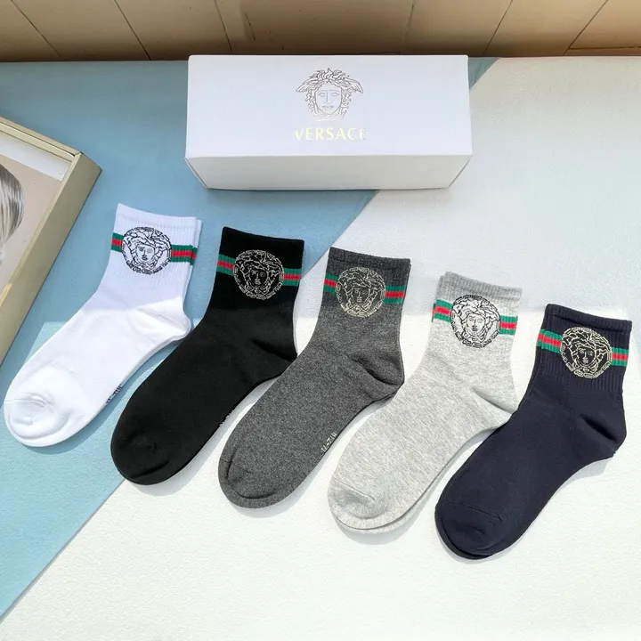 スーパーコピー ヴェルサーチ 靴下