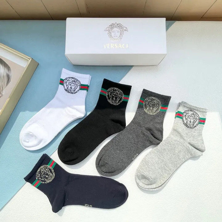 スーパーコピー ヴェルサーチ 靴下