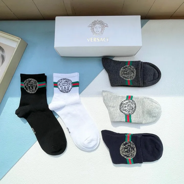 スーパーコピー ヴェルサーチ 靴下