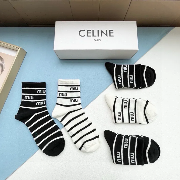 スーパーコピー ミュウミュウ 靴下