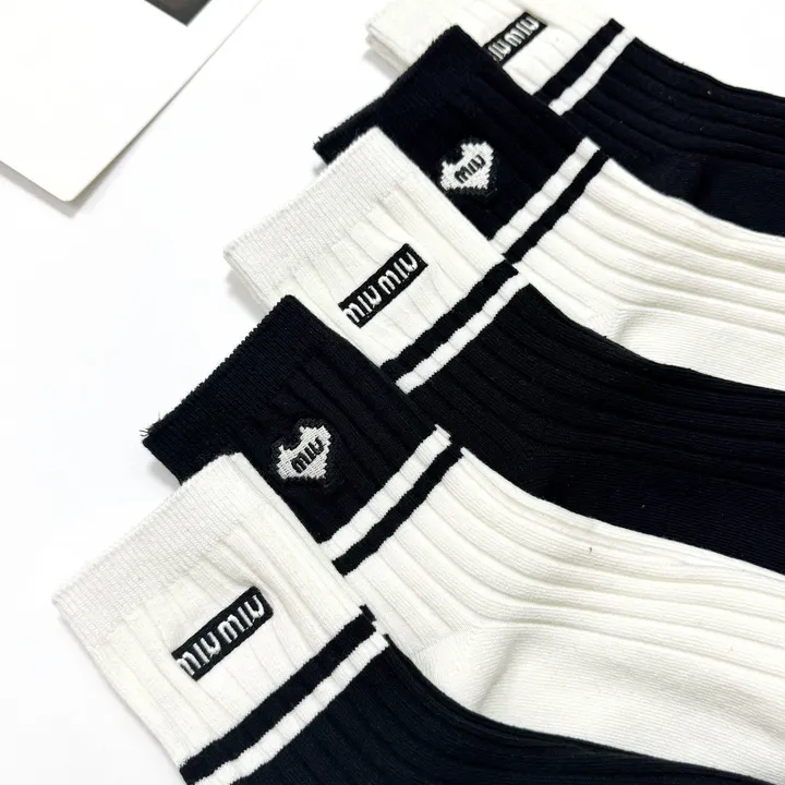 スーパーコピー ミュウミュウ 靴下