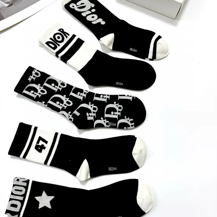 スーパーコピー ディオール 靴下