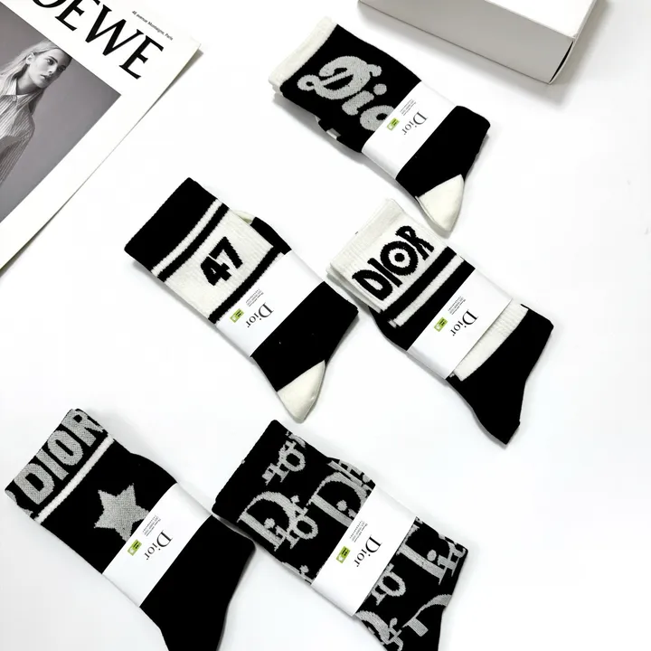 スーパーコピー ディオール 靴下