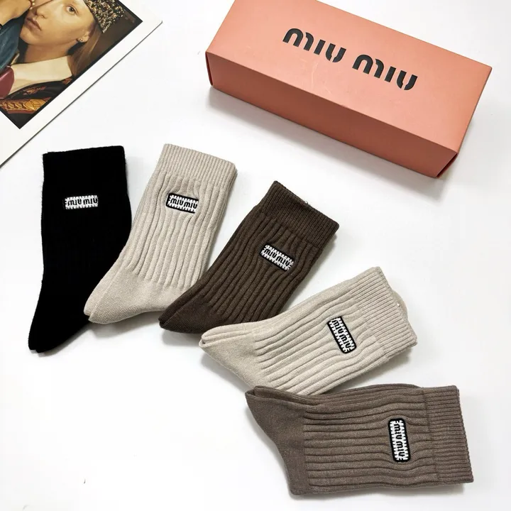 スーパーコピー ミュウミュウ 靴下