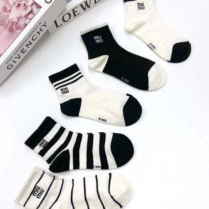 スーパーコピー ミュウミュウ 靴下